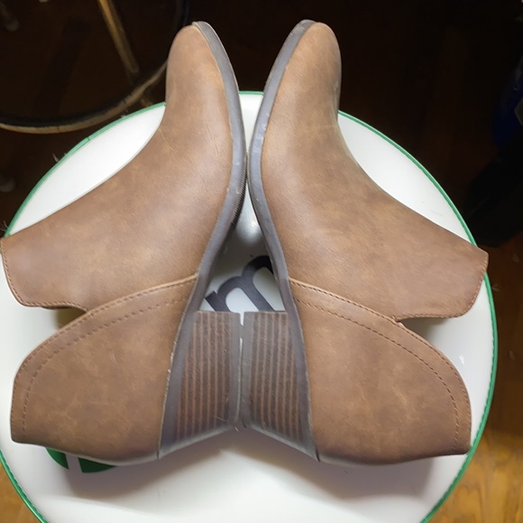 Deep Brown ankle boots( light from overhead lamp distorts the color) - Picture 2 of 10